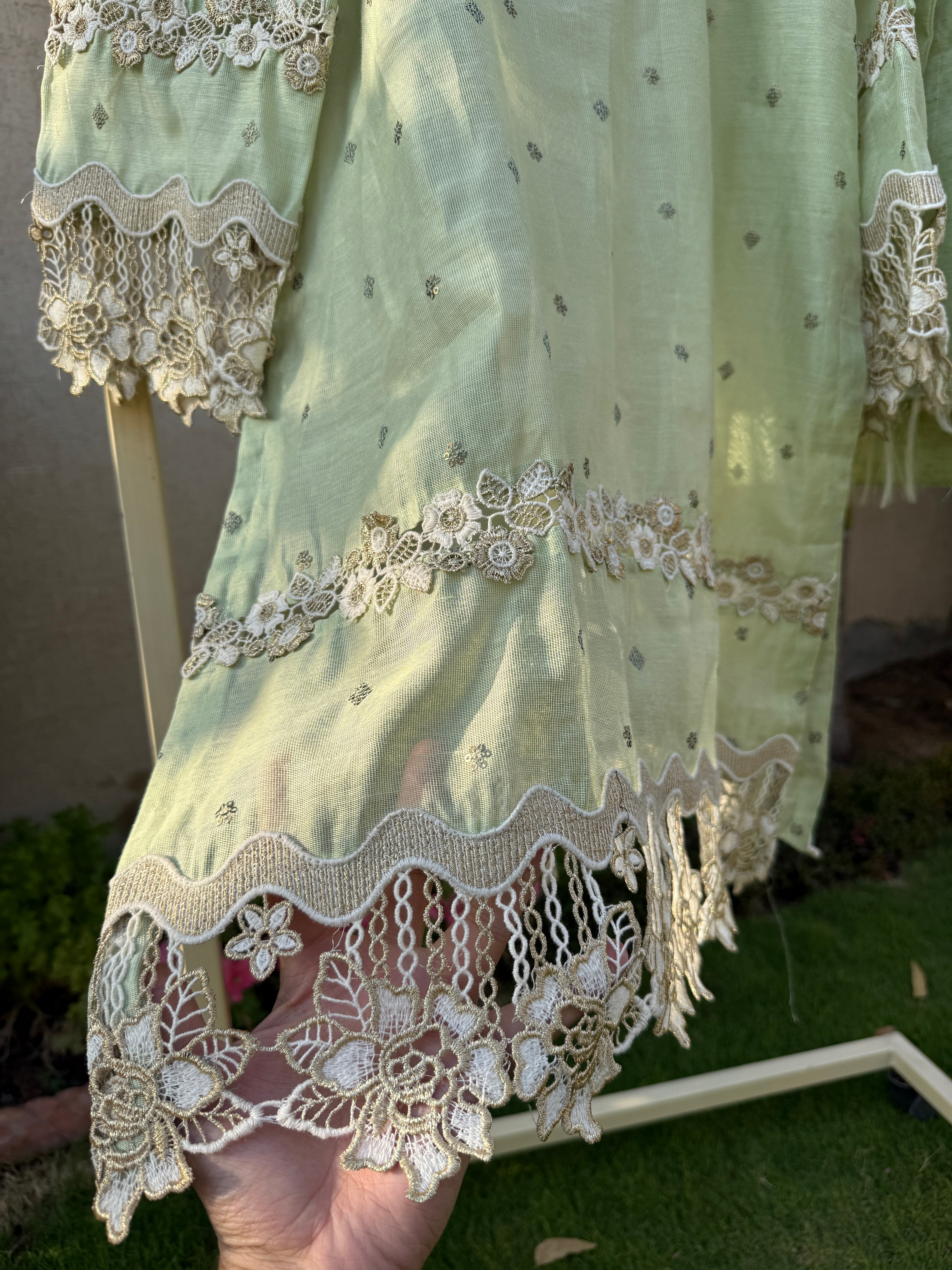 3-Piece EMBROIDERED SUIT - Soft Cardamom