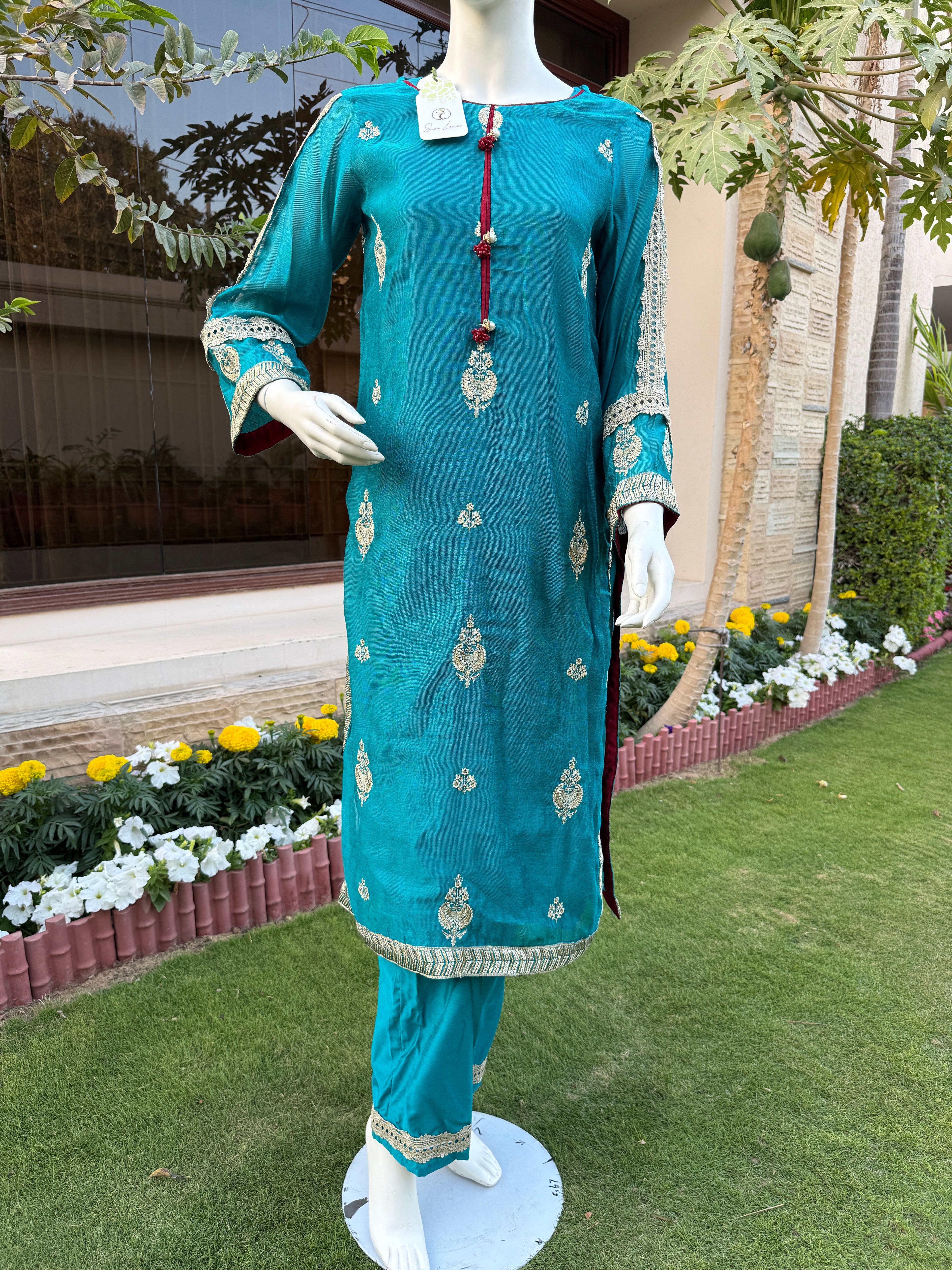 3-Piece EMBROIDERED SUIT - Zircon Blue