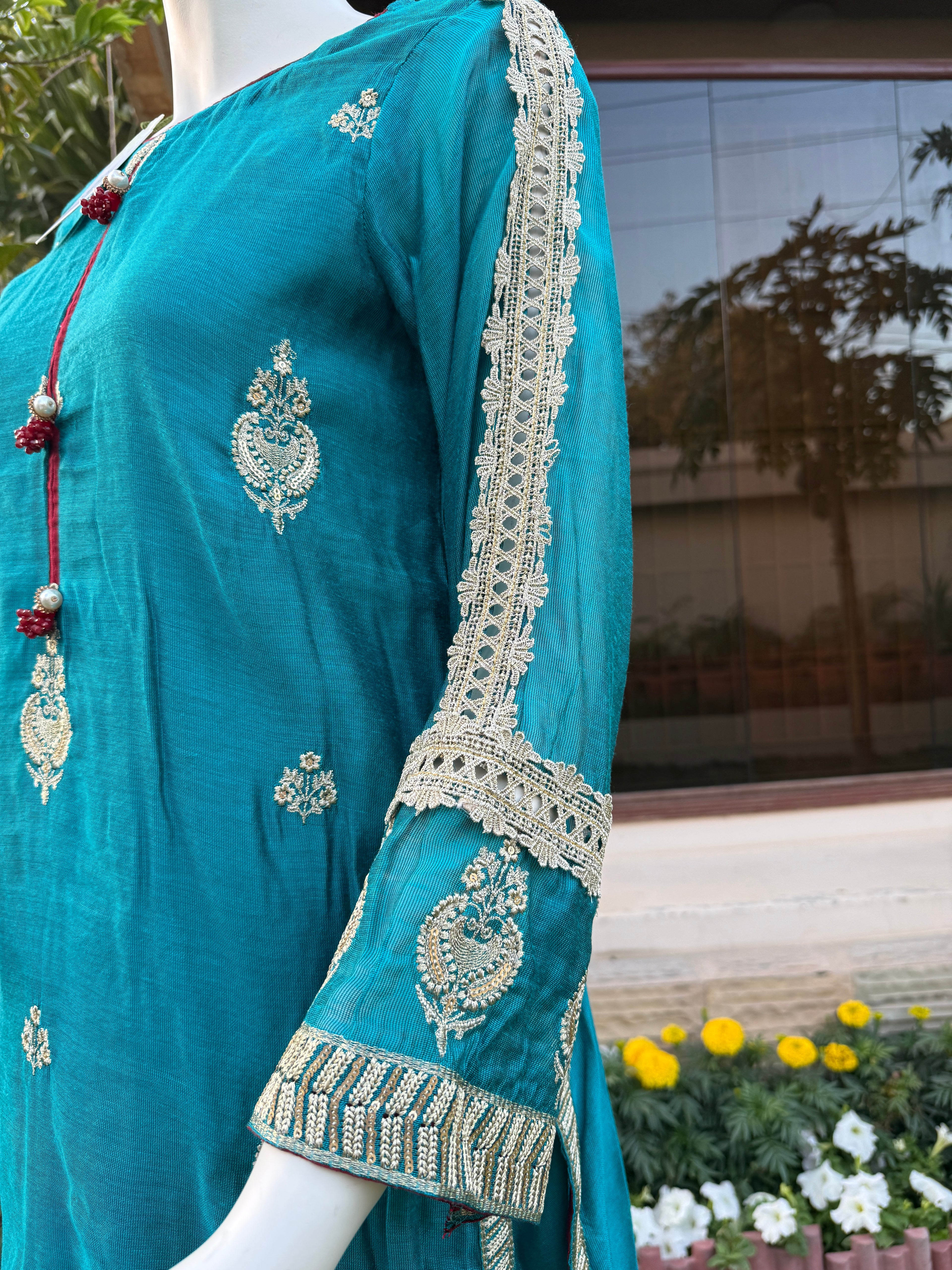 3-Piece EMBROIDERED SUIT - Zircon Blue