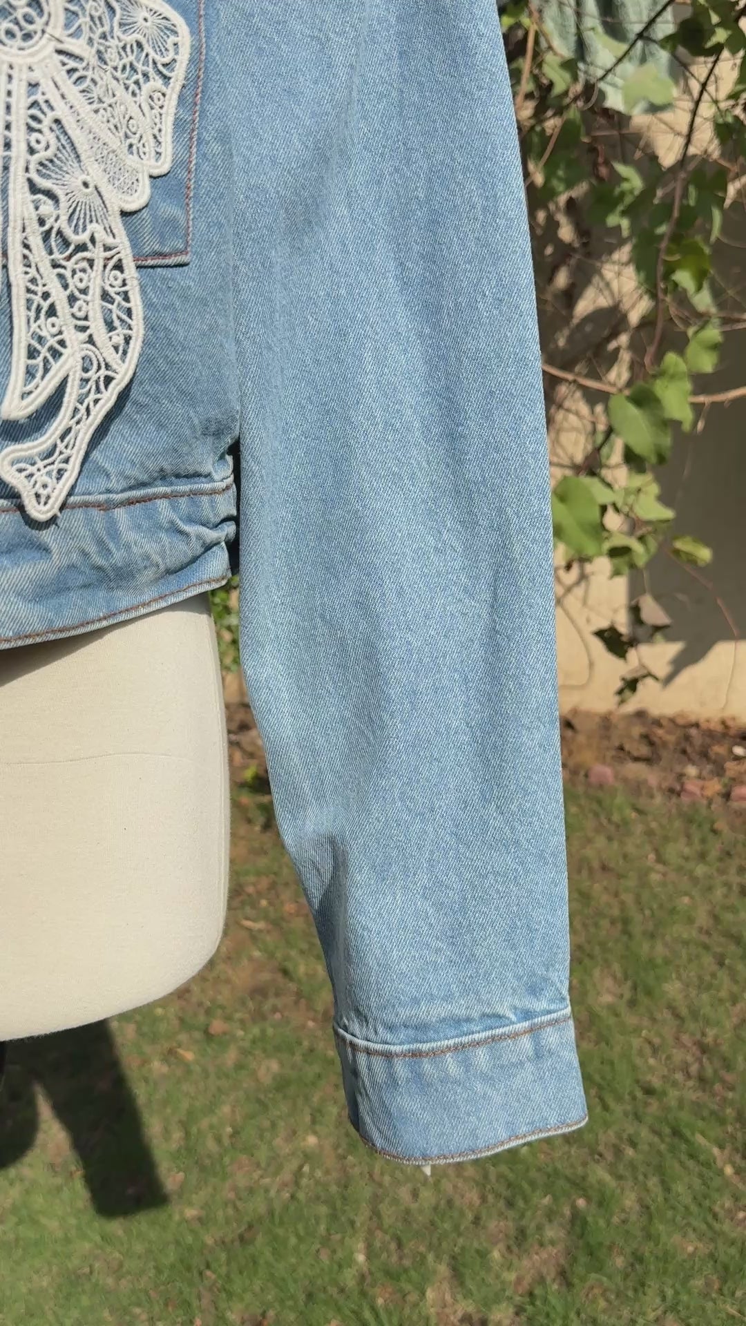 DENIM JACKET - LIGHT WASH